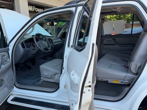 Used 2004 Toyota Sequoia Limited RWD image 25