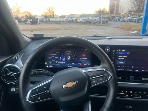 Used 2025 Chevrolet Equinox LT image 33