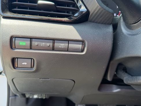 Certified 2025 Nissan Sentra SV w/ Trunk Package image 17