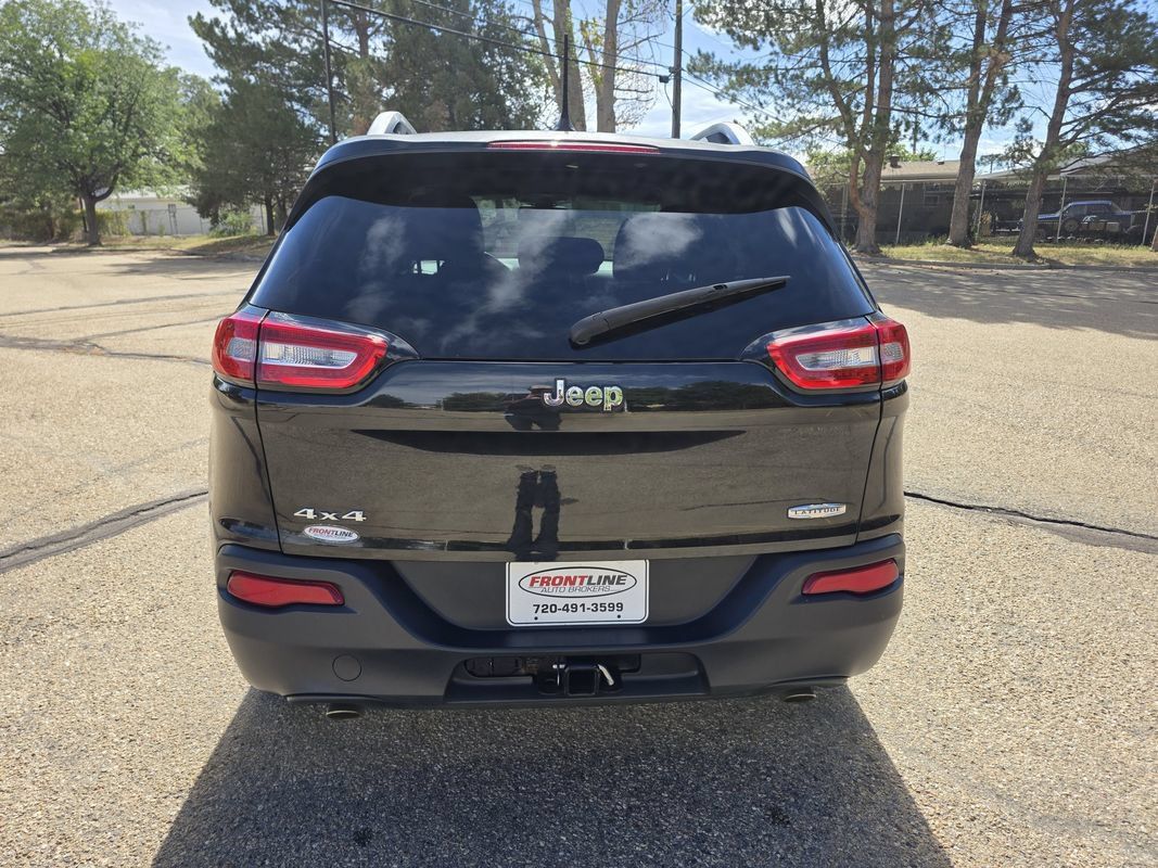 Used 2014 Jeep Cherokee Latitude w/ Cold Weather Group AWD/4WD image 5
