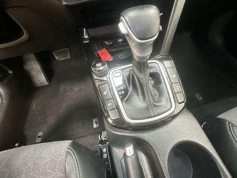 Certified 2024 Kia Seltos S image 22