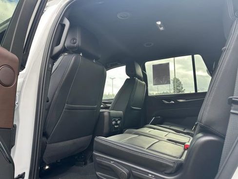 Used 2022 GMC Yukon Denali w/ Max Trailering Package image 12