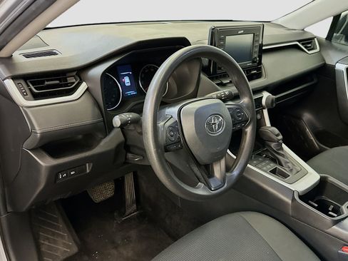 Used 2022 Toyota RAV4 LE image 18
