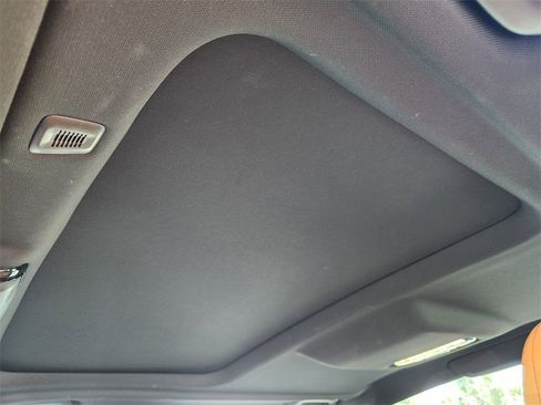 Used 2022 BMW 530e xDrive 530e iPerformance w/ M Sport Package image 21