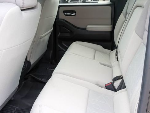 Used 2025 Nissan Frontier SV w/ SV Convenience Package AWD/4WD image 14