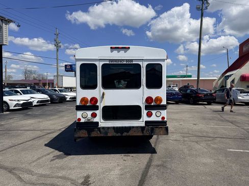 Used 2006 Chevrolet Express 3500 w/ School Bus Package image 9