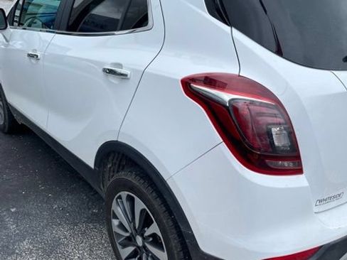 Used 2022 Buick Encore Preferred w/ Safety Package AWD/4WD image 5