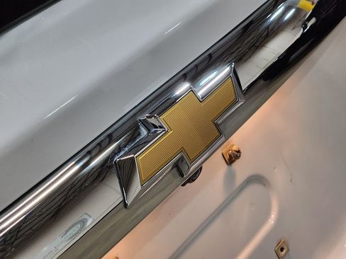Used 2018 Chevrolet Traverse LS FWD image 25