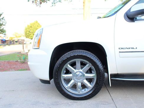 Used 2013 GMC Yukon Denali AWD/4WD image 49