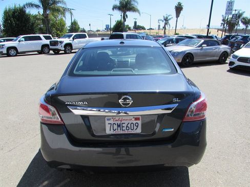 Used 2013 Nissan Altima 2.5 SL w/ Technology Pkg FWD image 6