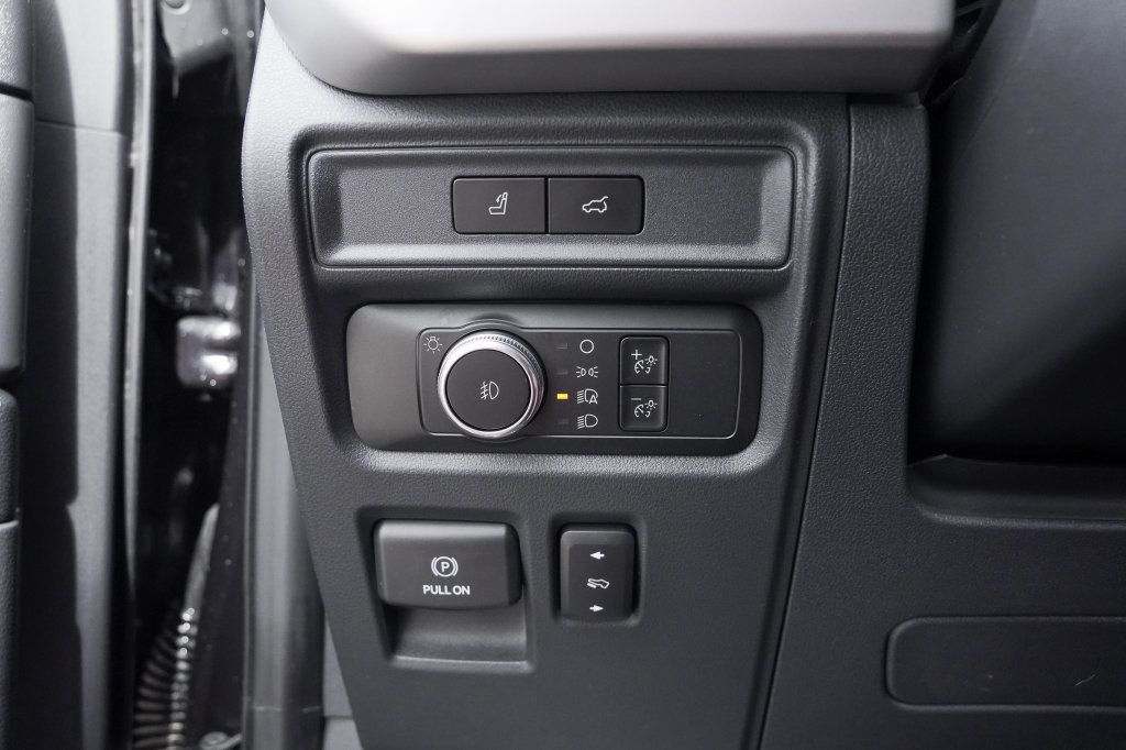 Used 2022 Ford Expedition Max XLT AWD/4WD image 17