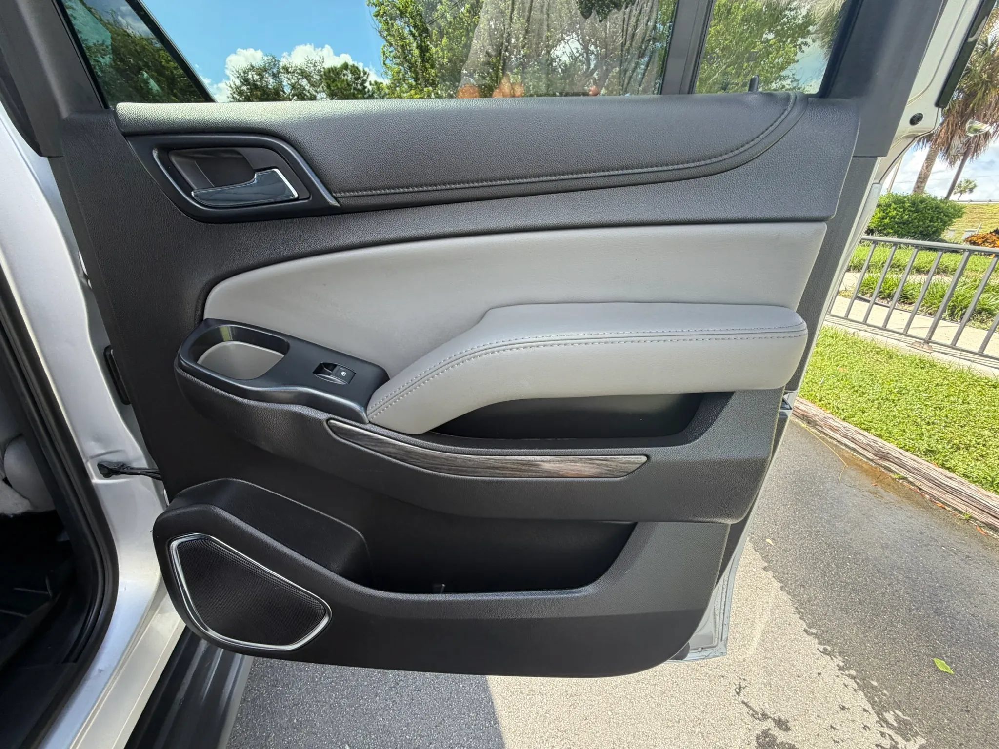 Used 2017 Chevrolet Suburban LT AWD/4WD image 32