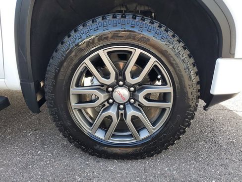 Used 2020 GMC Sierra 1500 AT4 w/ AT4 Premium Package AWD/4WD image 5