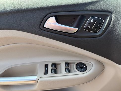 Used 2017 Ford Escape Titanium AWD/4WD image 31