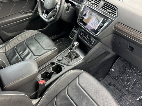 Used 2022 Volkswagen Tiguan SEL R-Line image 13