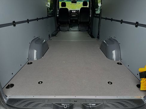 Used 2024 Mercedes-Benz Sprinter 2500 image 16