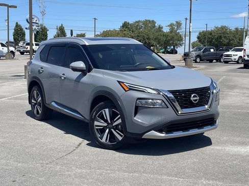 Used 2023 Nissan Rogue Platinum FWD image 1