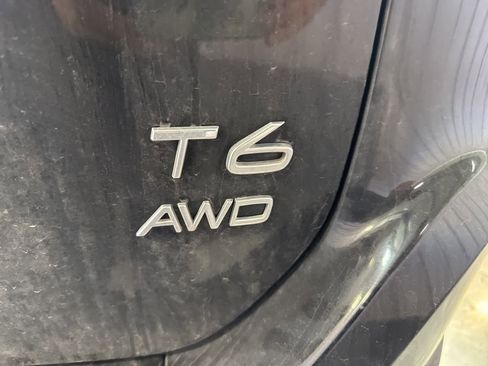 Used 2017 Volvo XC60 T6 R-Design w/ Climate Package image 13