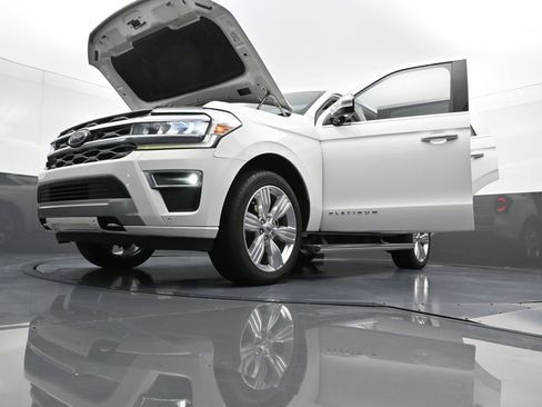 Used 2023 Ford Expedition Platinum image 40