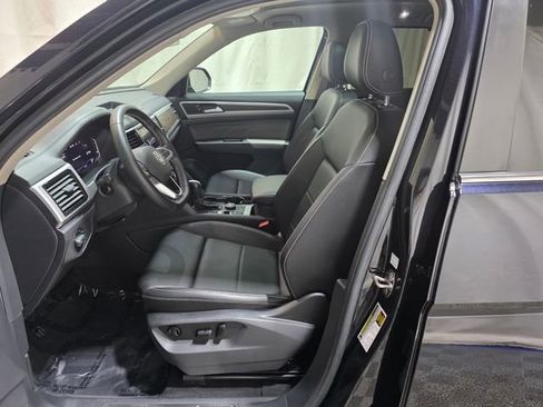 Certified 2023 Volkswagen Atlas SE w/ Panoramic Sunroof Package AWD/4WD image 12