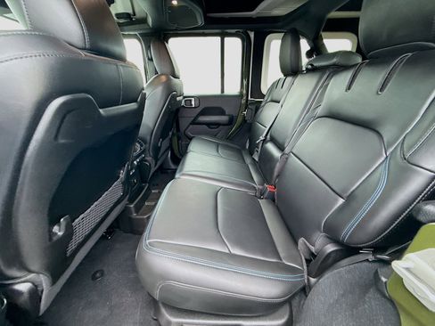 Used 2024 Jeep Wrangler Unlimited Rubicon 4xe image 22