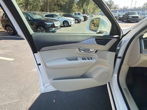 Certified 2024 Volvo XC90 B5 Core w/ Protection Package Premier image 24