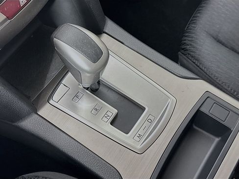 Used 2010 Subaru Outback 2.5i image 18