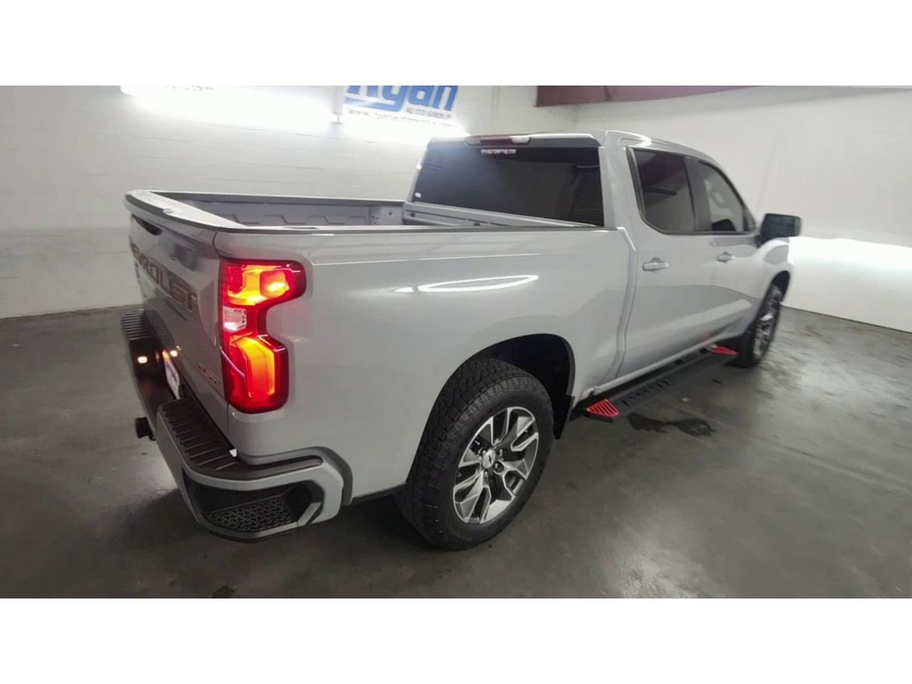 Used 2024 Chevrolet Silverado 1500 RST w/ Z71 Off-Road Package AWD/4WD image 8