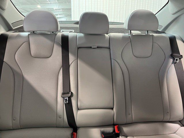 Used 2024 Hyundai Elantra Limited FWD image 13