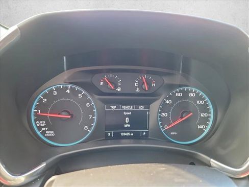 Used 2018 Chevrolet Equinox LT FWD image 20
