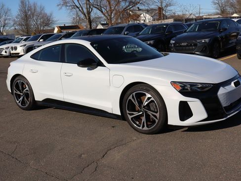 Used 2023 Audi e-tron GT Premium Plus image 4