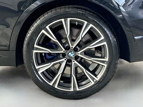 Used 2022 BMW X7 M50i w/ Dynamic Handling Package image 37