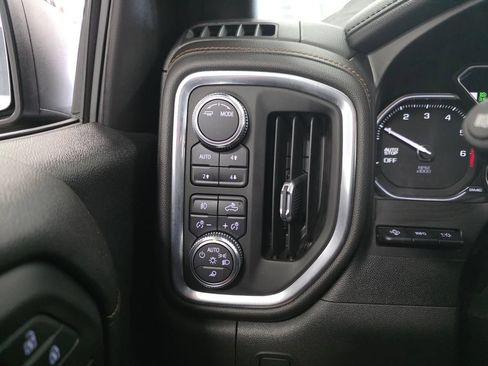 Used 2021 GMC Sierra 1500 AT4 w/ Technology Package AWD/4WD image 22
