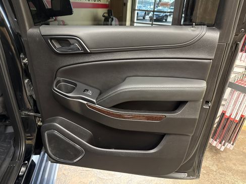 Used 2019 GMC Yukon XL SLE image 18