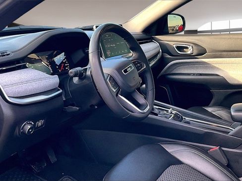 Used 2024 Jeep Compass Latitude w/ Convenience Group image 12