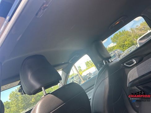 Used 2024 Jeep Compass Latitude image 10