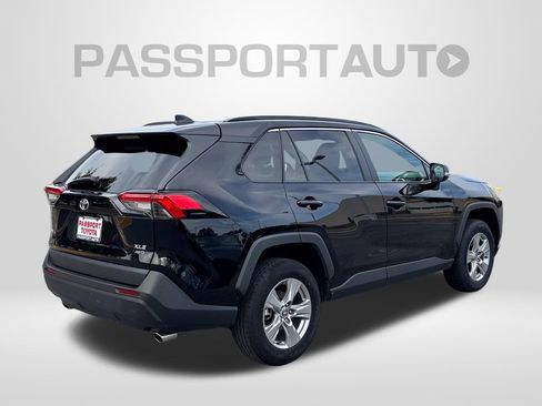 Used 2025 Toyota RAV4 XLE AWD/4WD image 8