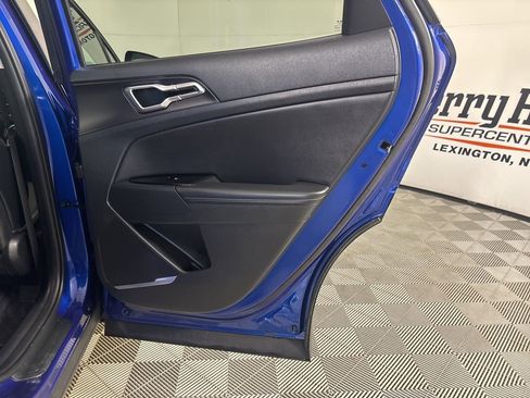 Used 2023 Kia Sportage EX image 23