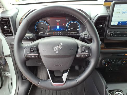 Certified 2024 Ford Bronco Sport Outer Banks w/ Tech Package AWD/4WD image 27