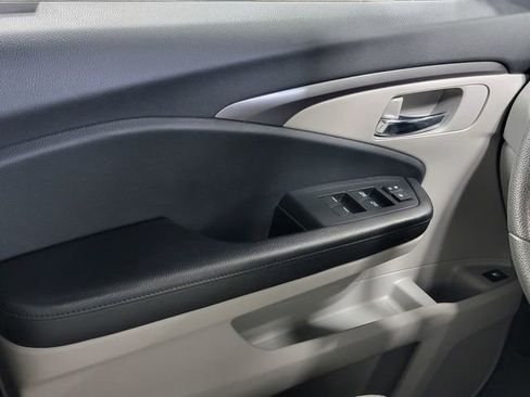 Used 2019 Honda Pilot EX image 23