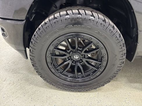 Used 2019 RAM 1500 Big Horn AWD/4WD image 11