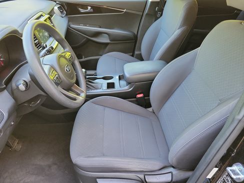 Used 2018 Kia Sorento AWD image 9
