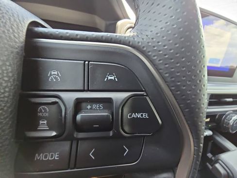 Used 2025 Toyota 4Runner SR5 AWD/4WD image 19