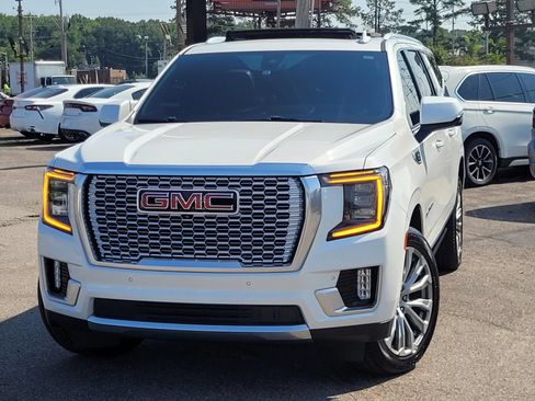 Used 2021 GMC Yukon XL Denali w/ Denali Premium Package RWD image 2