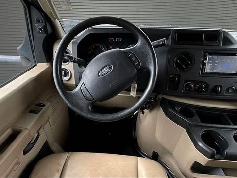 Used 2016 Ford E-450 and Econoline 450 Super Duty w/ Motorhome Prep Package RWD image 8