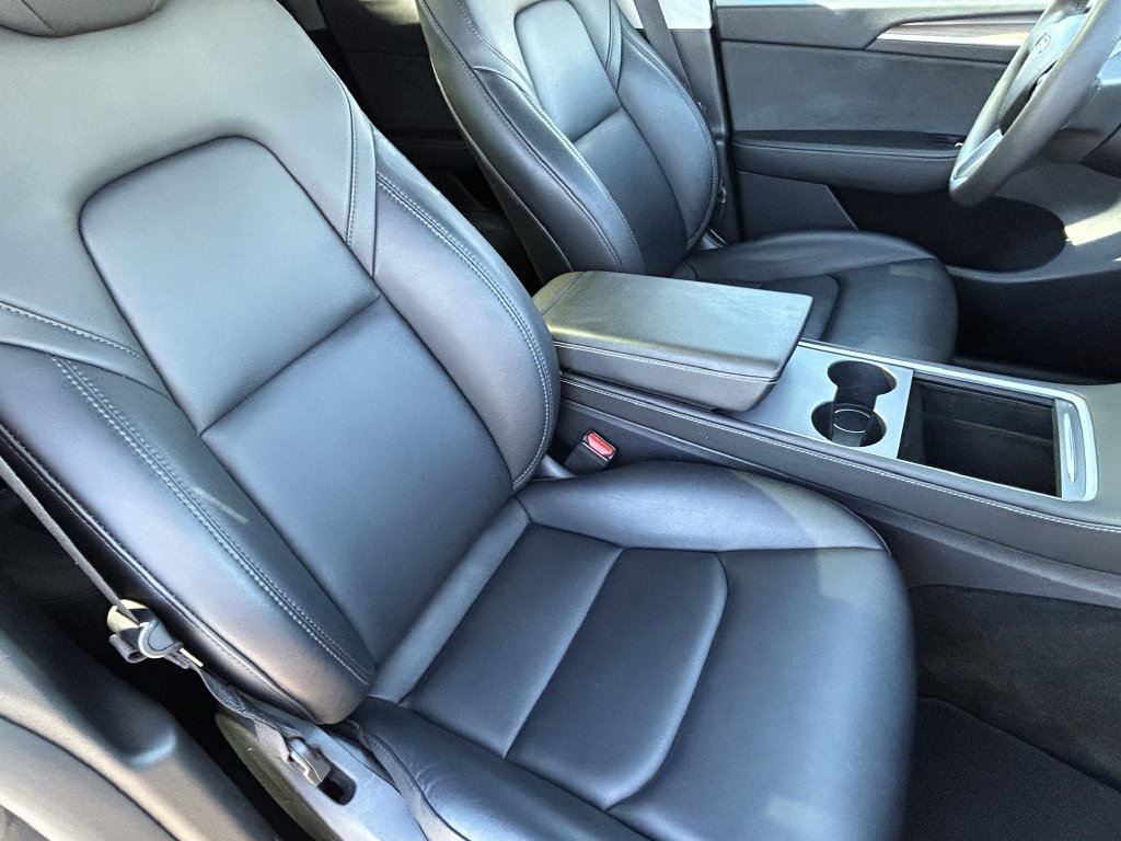 Used 2025 Tesla Model Y Long Range RWD image 10