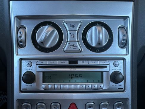 Used 2005 Chrysler Crossfire Limited image 3