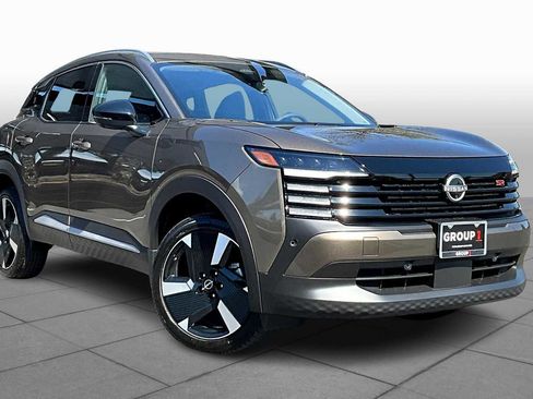 New 2026 Nissan Kicks SR image 2