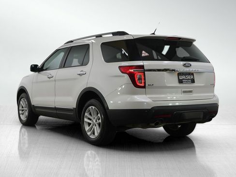 Used 2014 Ford Explorer XLT image 3