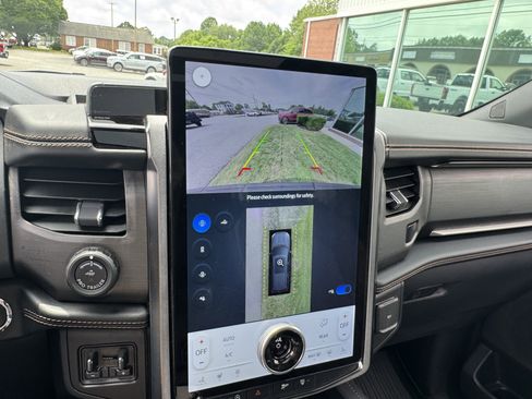 Used 2024 Ford Expedition Max Platinum image 18